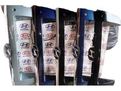 2007 Hyundai Tucson Emblem - 86300-2E000